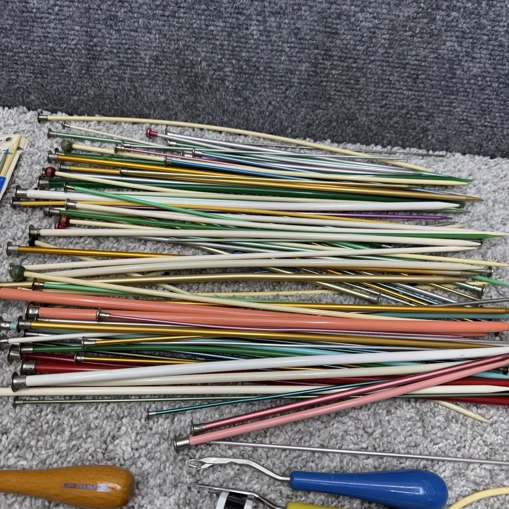 HUGE LOT ‎ crochet knitting needles hooks metal wood plastic  (READ)